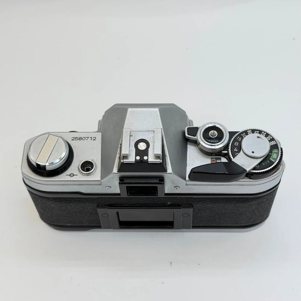 Canon AE-1 35mm Film SLR Camera Body Silver Black Vintage Serial 2580712